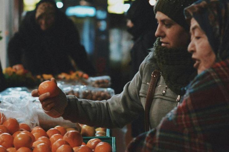 Frauen auf einem Markt in der Türkei. Symbolbild